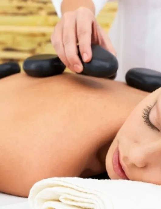 Massage đá nóng/dầu nóng