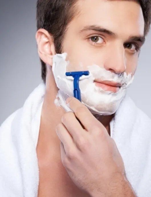 Dầu gội và cạo râu