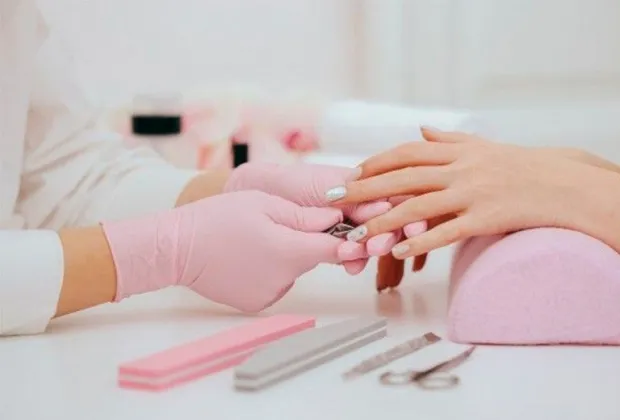 Giá Nail Quận 1 Bao Nhiêu? Bảng Giá Chi Tiết | Nail Spa Lisa