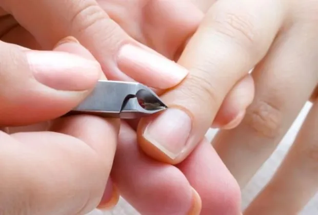 Tại Sao Móng Tay Dễ Bị Gãy? Nguyên Nhân Và Cách Khắc Phục Từ Chuyên Gia