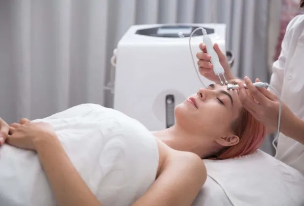 Chăm Sóc Da Mặt Tái Tạo Collagen – Nâng Cơ, Trẻ Hóa Làn Da Tại Lisa Nail & Spa