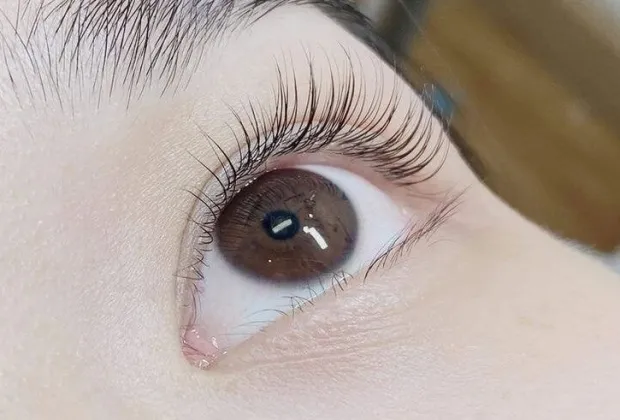 Uốn Mi Collagen 6D – Bí Quyết Cho Đôi MẮt Cong Vút Tự Nhiên Không Cần Mascara