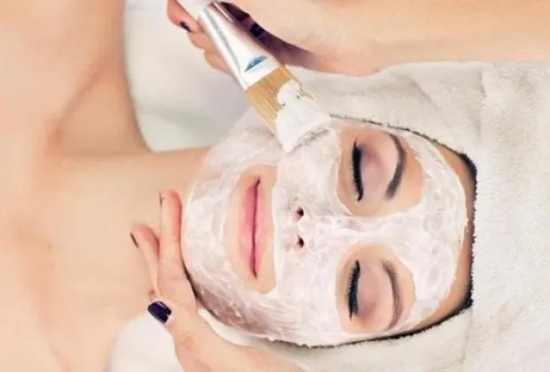 Xu Hướng Làm Đẹp 2025: Da Đẹp Tự Nhiên Không Cần Makeup – Bí Quyết Từ Spa