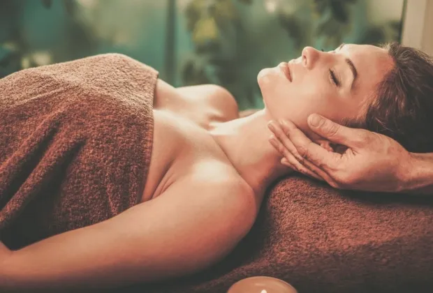 Lợi Ích Của Massage Đầu Đối Với Sức Khỏe Và Làn Da